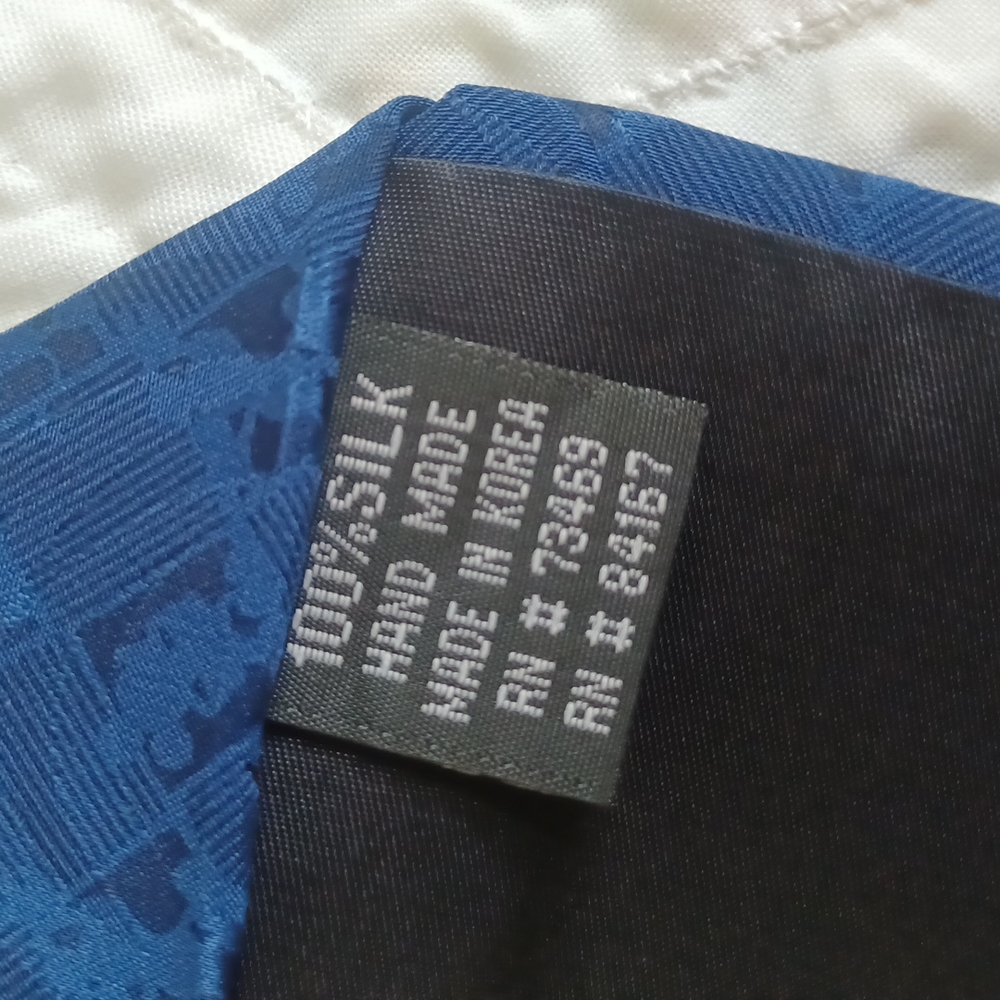 Walt Disney World tie - Picture 3 of 7